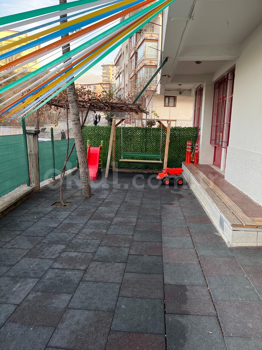 Anaokulunun açık hava oyun alanı